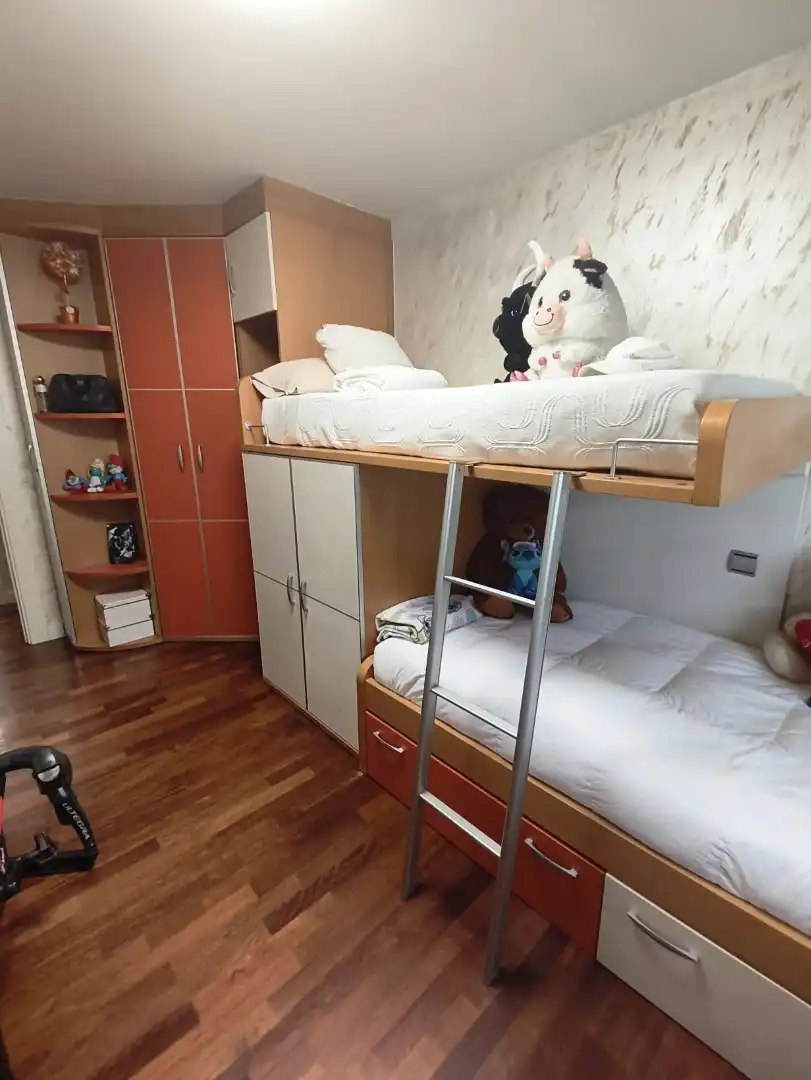 Bedroom of Flat for sale in Madrid  with Air Conditioner, Heating and Storage room