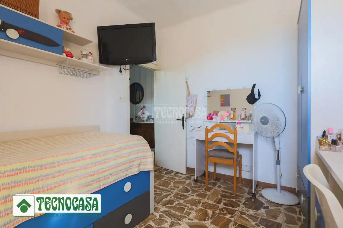 Habitación de Casa adosada en venta en Adra