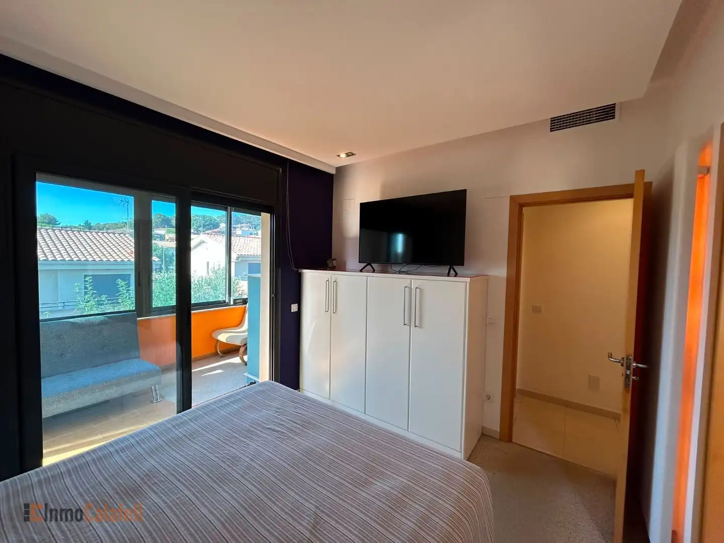 Habitación de Casa adosada en venta en Calafell con Aire acondicionado, Calefacción y Jardín privado
