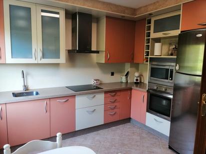 Kitchen of Flat for sale in Vigo   with Heating, Storage room and Balcony