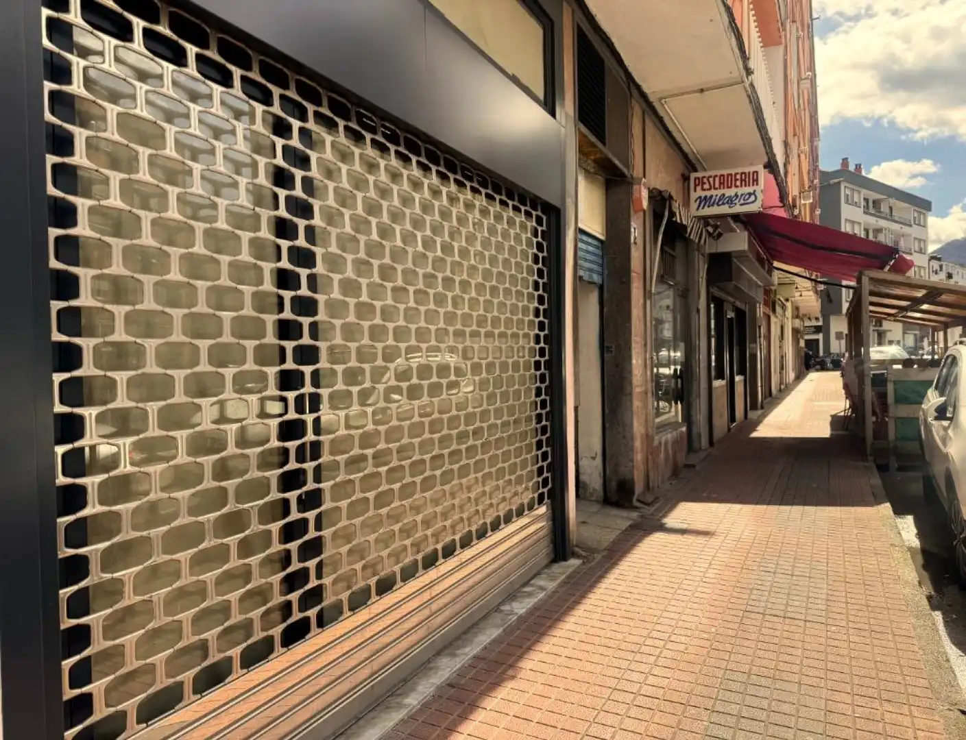 Local comercial de lloguer a Los Corrales de Buelna - Calle TRABAJADORES DE AUTHI