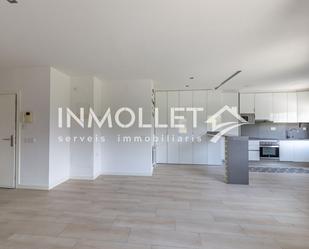 Cuina de Pis en venda en Mollet del Vallès amb Aire condicionat i Calefacció