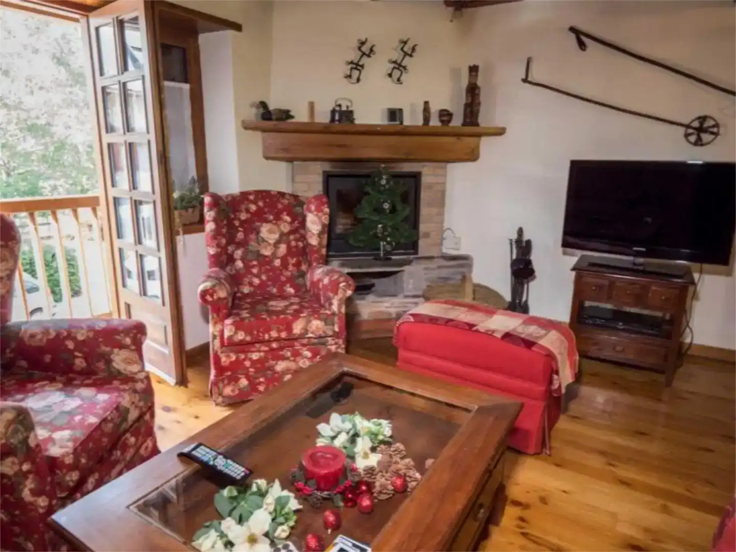 Sala d'estar de Casa adosada en venda en Vielha e Mijaran amb Balcó