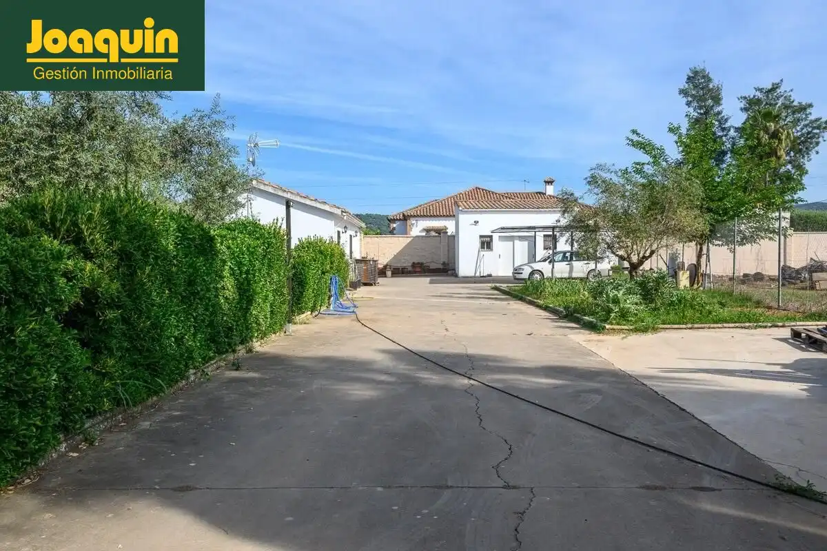 Vista exterior de Finca rústica en venda en Córdoba amb Piscina comunitària