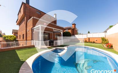 Jardí de Casa o xalet en venda en Viladecans amb Jardí privat, Terrassa i Traster