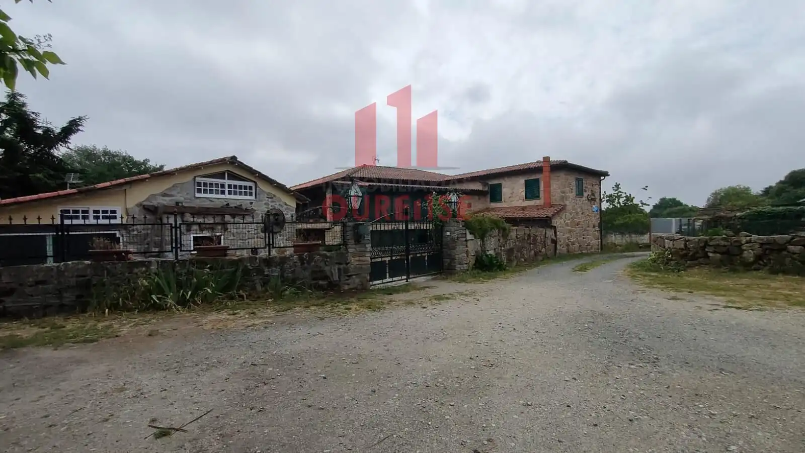 Vista exterior de Finca rústica en venda en San Amaro amb Aire condicionat, Calefacció i Jardí privat