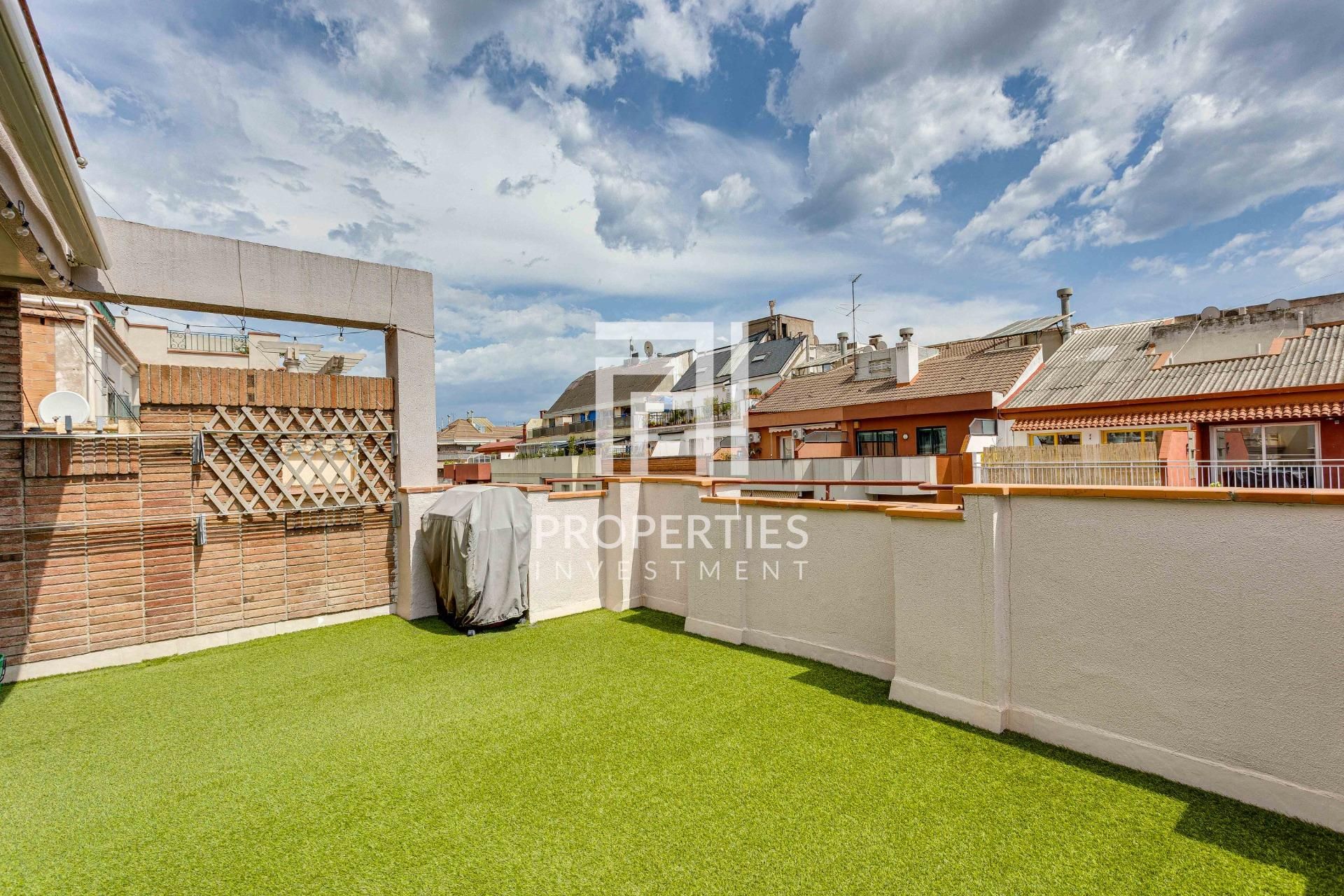 Vista exterior de Àtic en venda en  Barcelona Capital amb Aire condicionat, Calefacció i Parquet