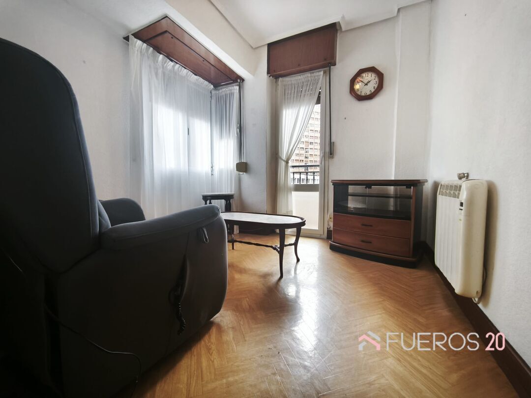 Sala de estar de Piso en venta en Barakaldo  con Calefacción y Amueblado