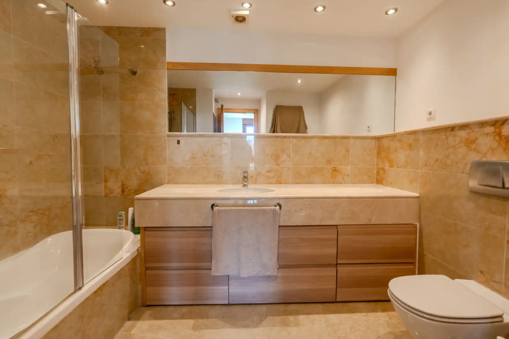 Bathroom of Apartments for sale in Marbella  with Air Conditioner, Heating and Terrace