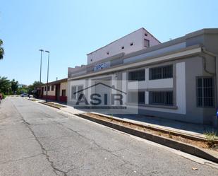 Vista exterior de Nau industrial en venda en Alzira