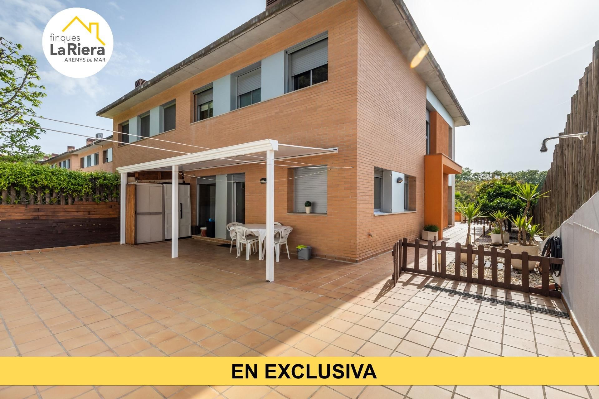 Vista exterior de Casa o xalet en venda en Arenys de Munt amb Aire condicionat, Calefacció i Jardí privat
