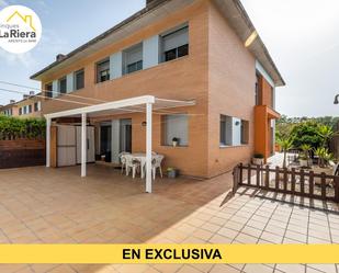 Vista exterior de Casa o xalet en venda en Arenys de Munt amb Aire condicionat, Calefacció i Jardí privat