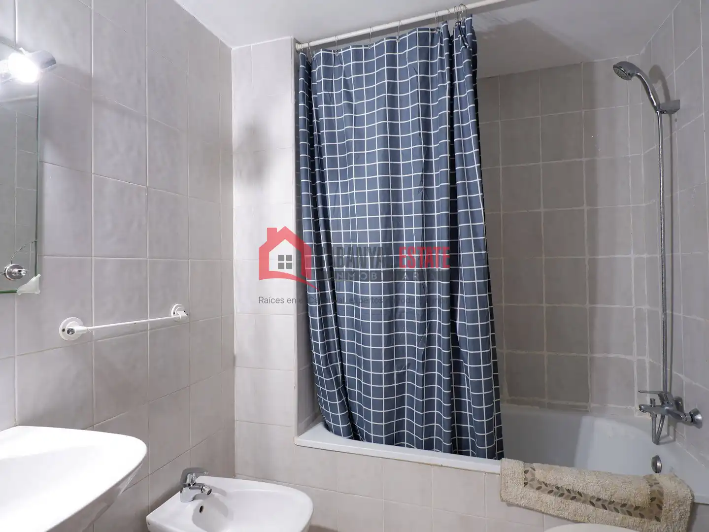 Badezimmer von Wohnungen zur Miete in Paterna mit Terrasse und Möbliert