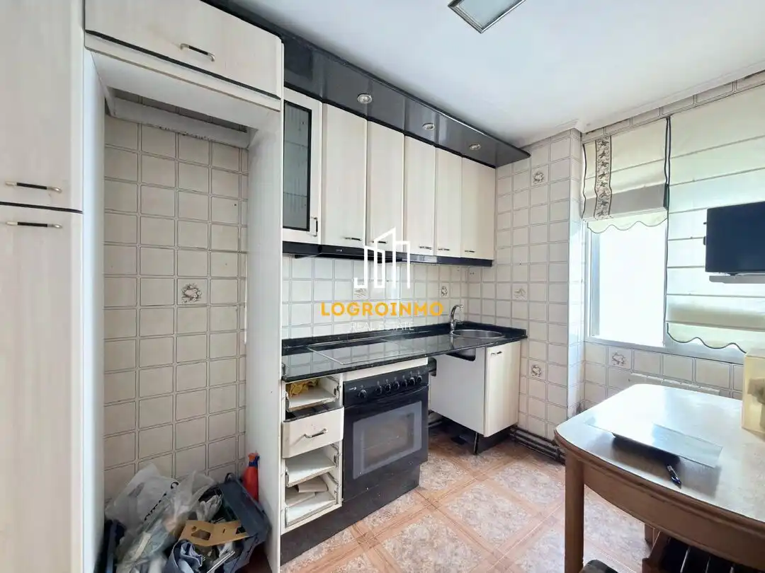 Cocina de Piso en venta en  Logroño con Calefacción y Balcón