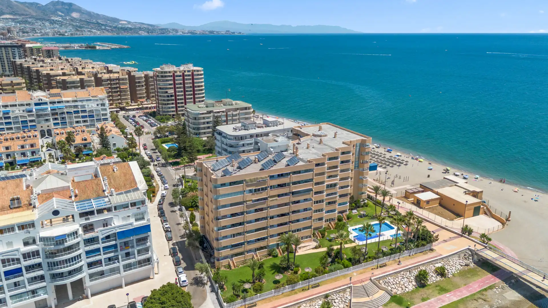 Vista exterior de Pis en venda en Fuengirola amb Aire condicionat, Calefacció i Terrassa
