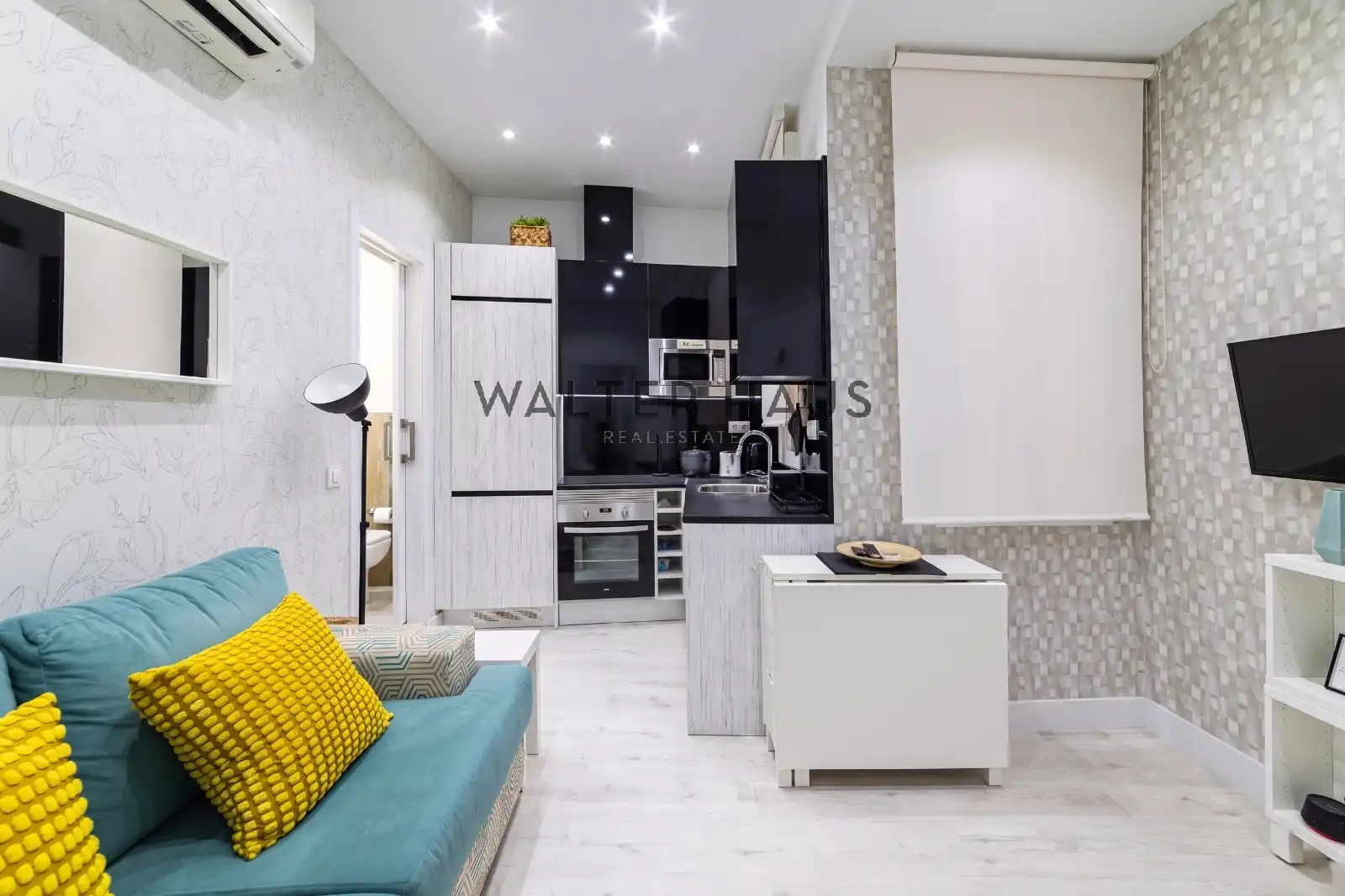 Kitchen of Flat for sale in Madrid  with Air Conditioner, Furnished and Oven