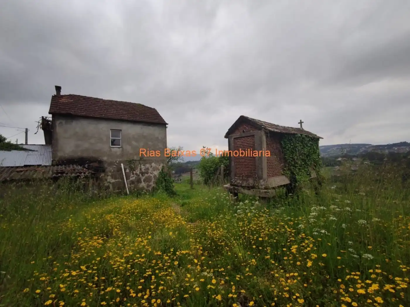 Casa amb jardí en venda a Mos