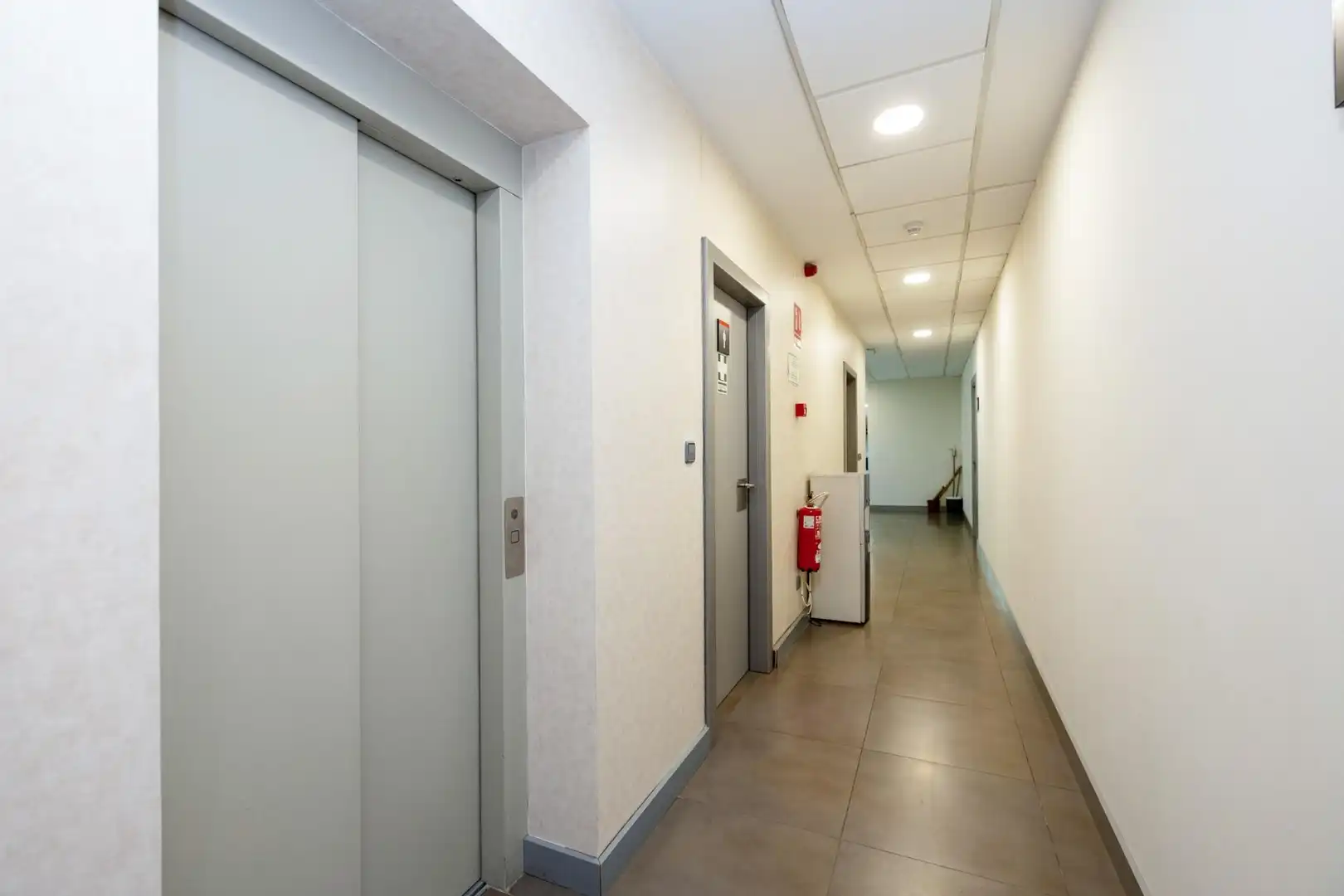 Inmuebles singulares con ascensor en venta en Peligros, imagen 53