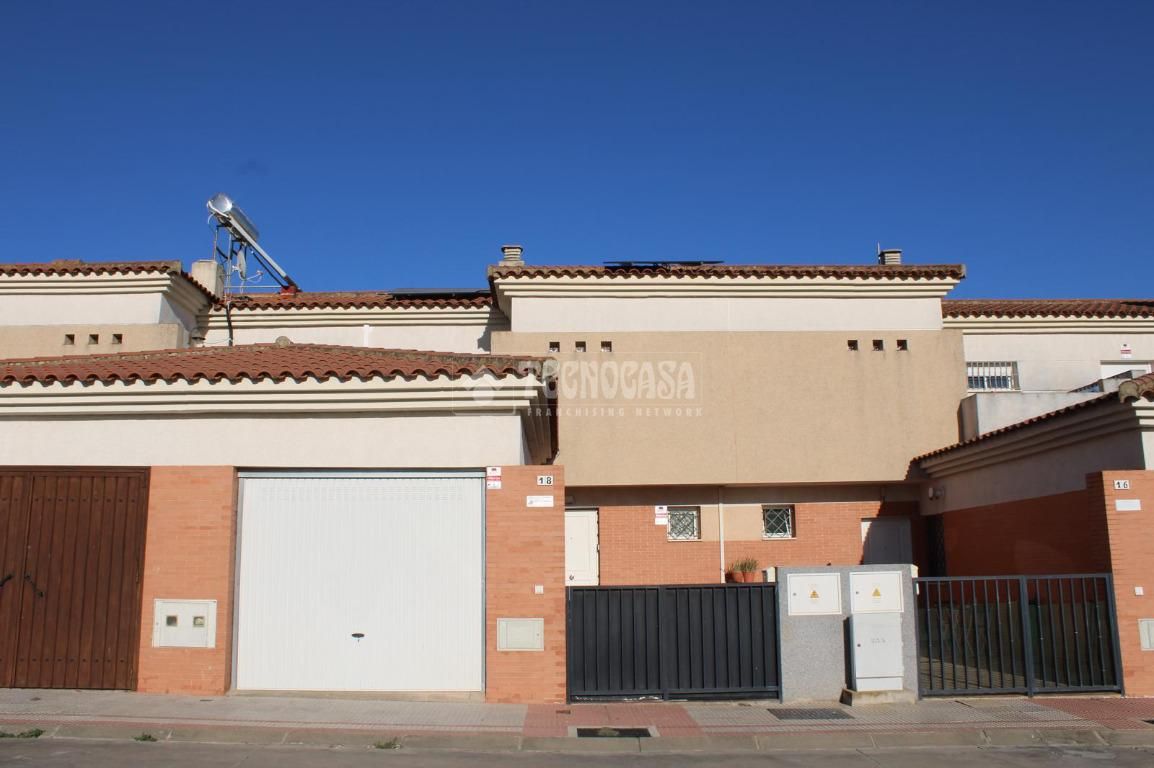 Vista exterior de Casa adosada en venta en Almensilla