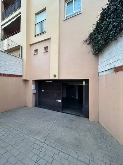 Parking de Ático de alquiler en Fuengirola con Aire acondicionado, Terraza y Trastero