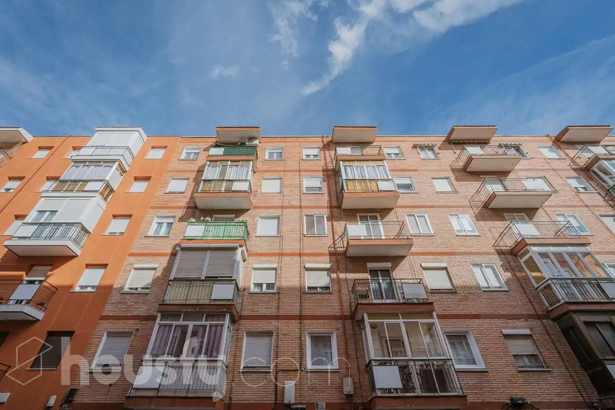 Exterior view of Flat for sale in Valladolid  with Air Conditioner and Terrace