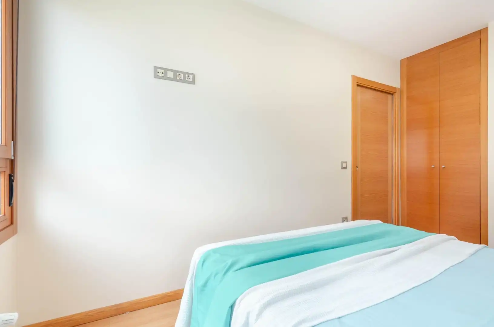 Dormitori de Pis en venda en Gijón  amb Calefacció, Parquet i Traster