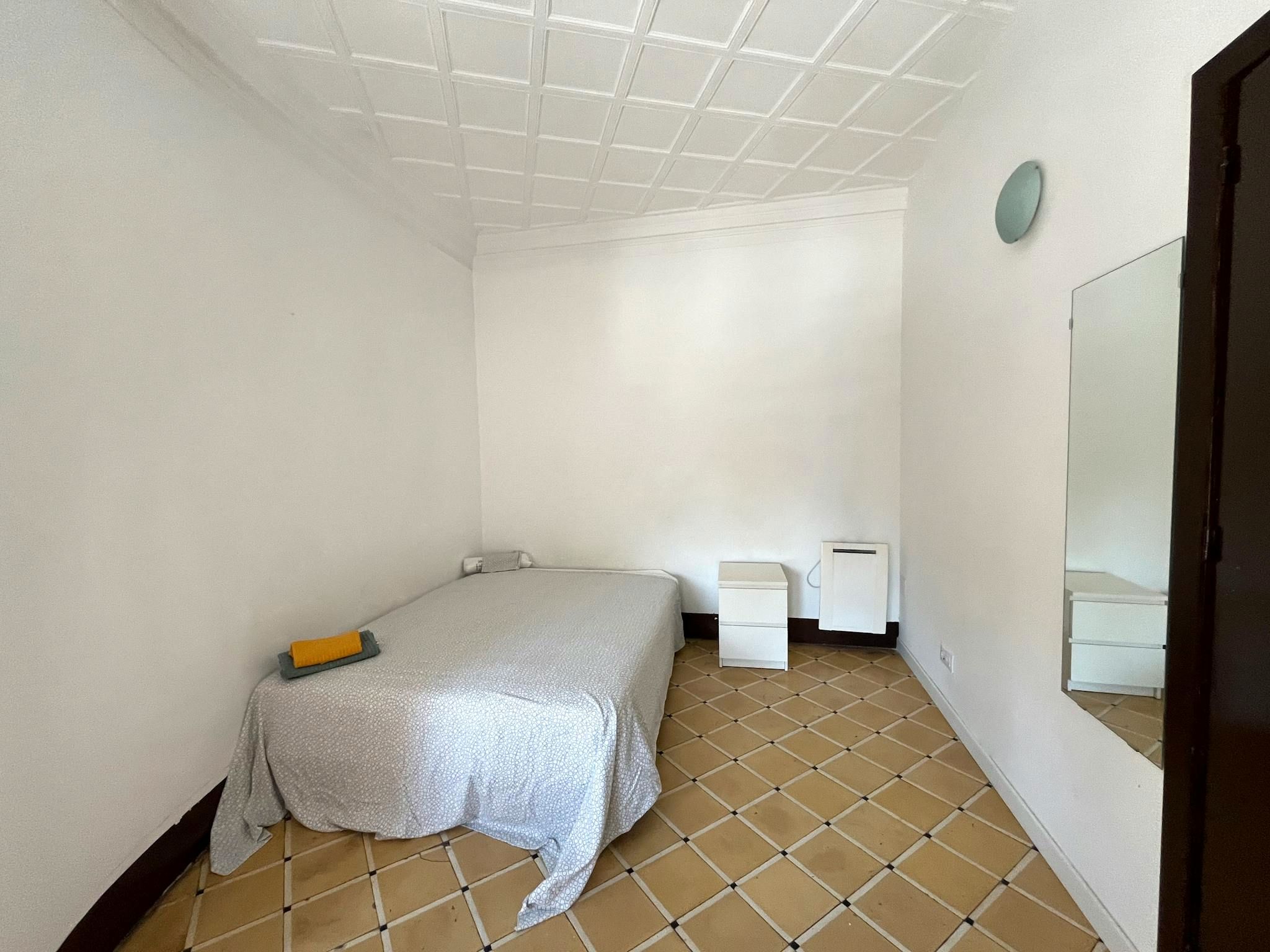 Habitación de Piso para compartir en  Barcelona Capital con Calefacción, Amueblado y Lavadora