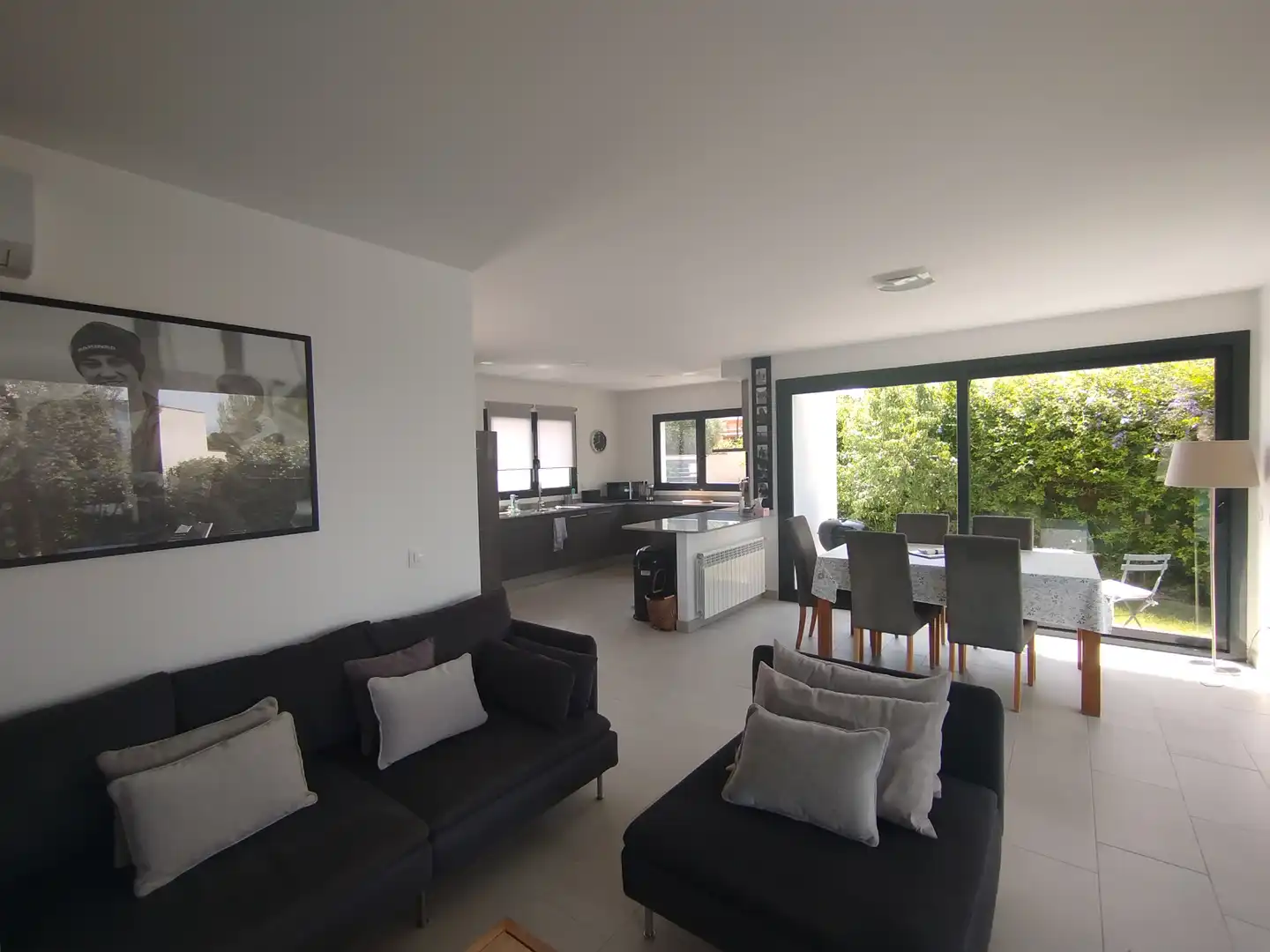 Sala de estar de Casa o chalet en venta en L'Escala con Aire acondicionado, Calefacción y Jardín privado