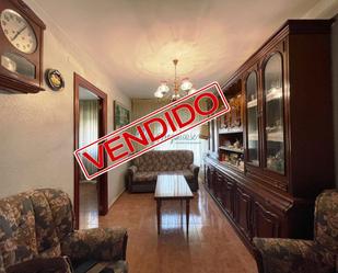 Sala d'estar de Pis en venda en Segovia Capital amb Calefacció, Terrassa i Moblat