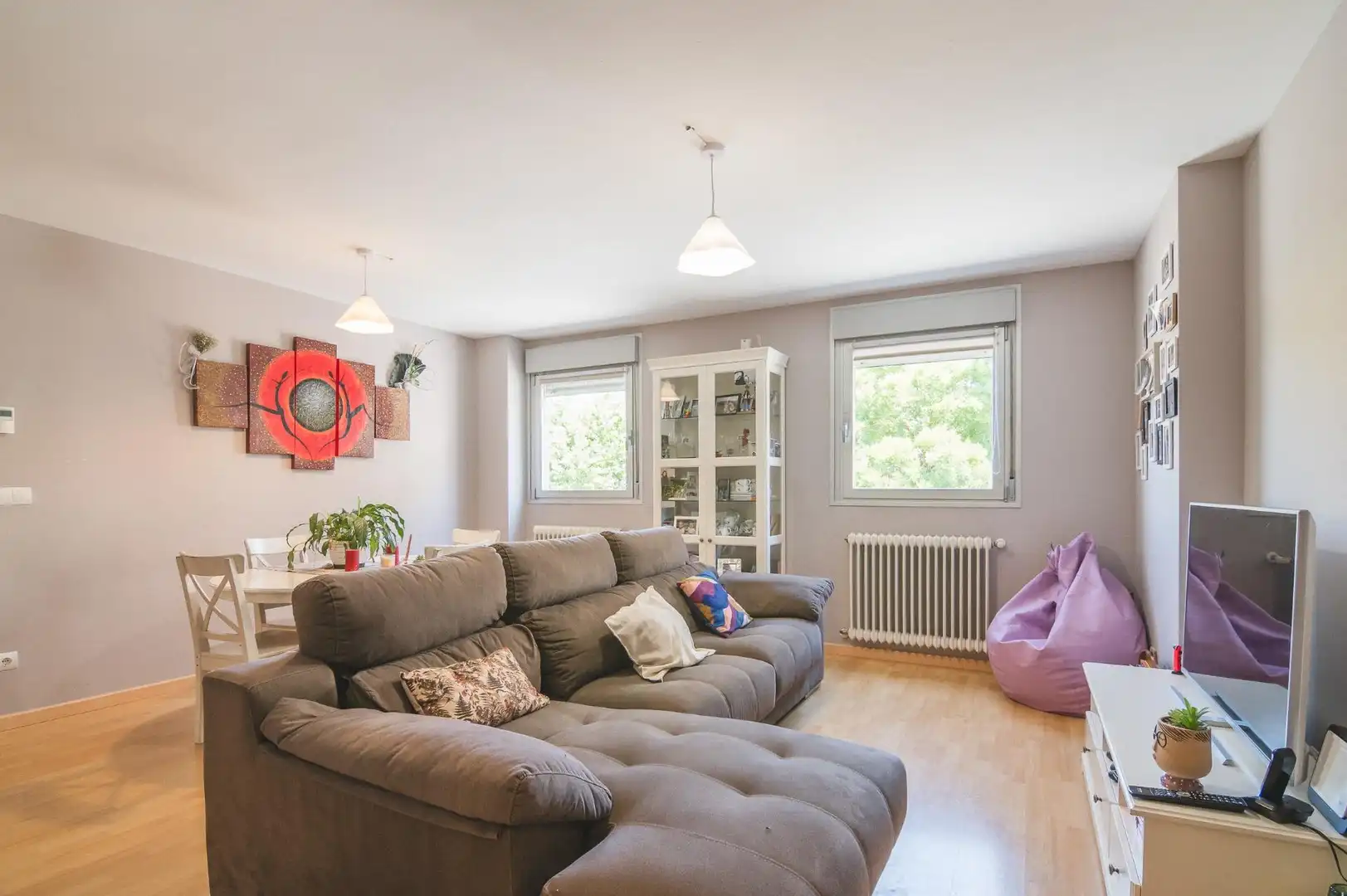 Sala de estar de Piso en venta en Aoiz / Agoitz con Calefacción, Parquet y Trastero