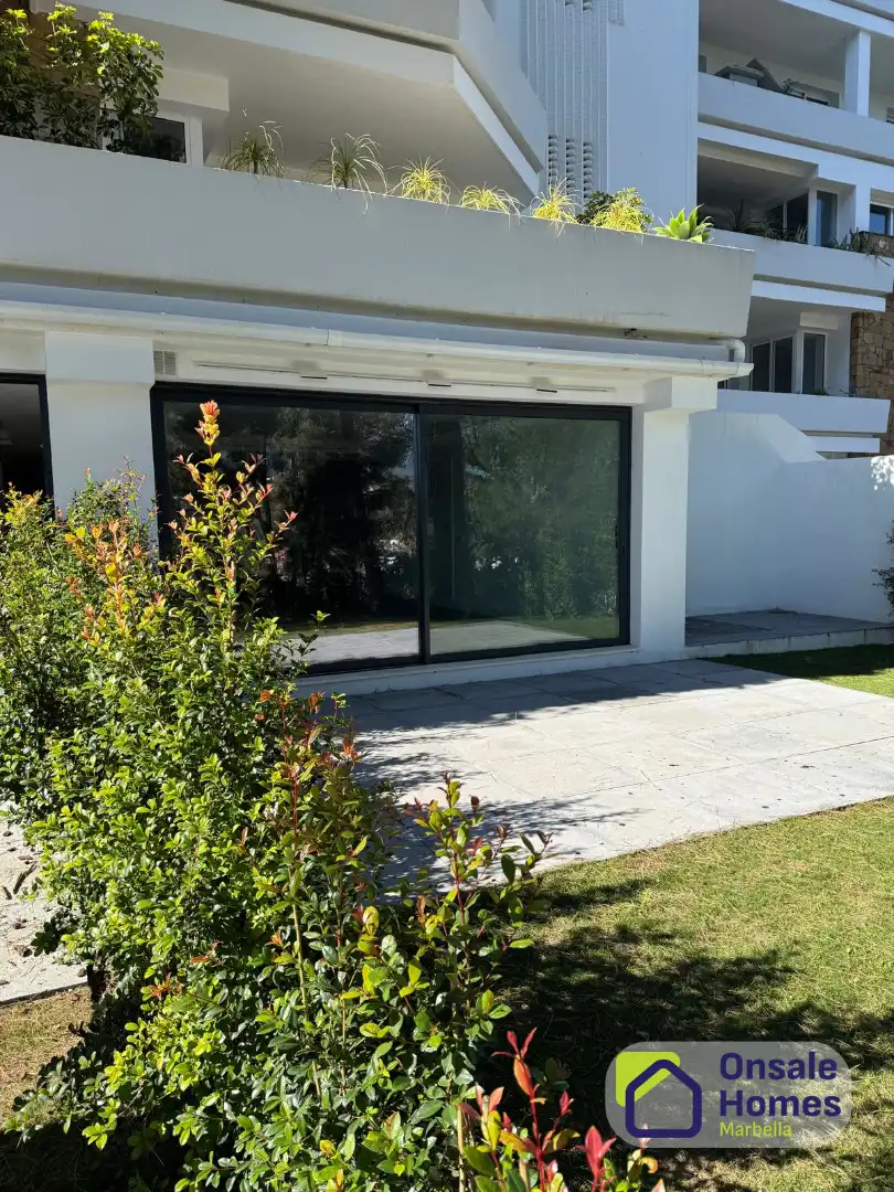Jardí de Apartament en venda en Marbella amb Aire condicionat, Jardí privat i Traster