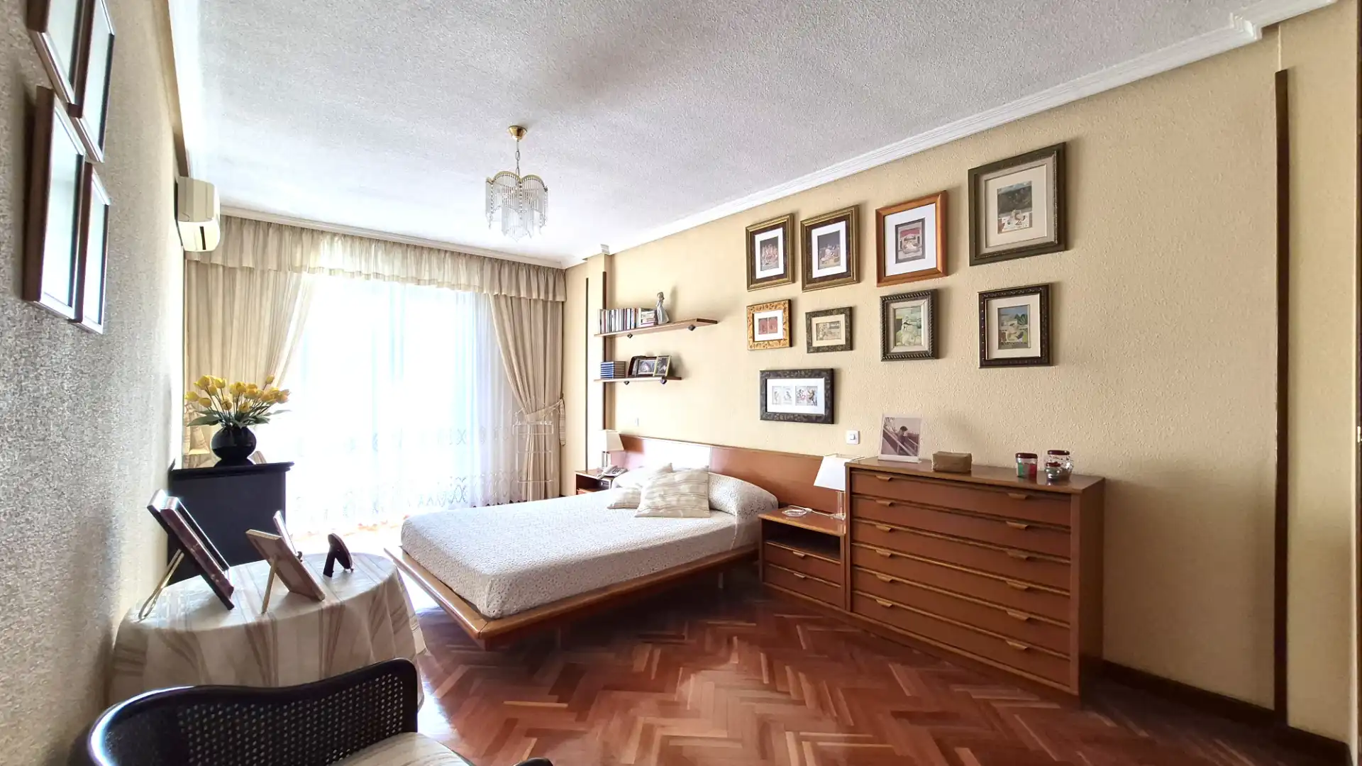 Dormitori de Casa o xalet en venda en Alcalá de Henares amb Aire condicionat, Calefacció i Parquet