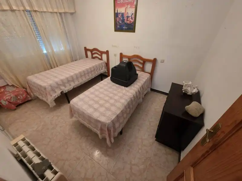 Schlafzimmer von Wohnung zum Verkauf in Plasencia mit Klimaanlage, Privatgarten und Terrasse