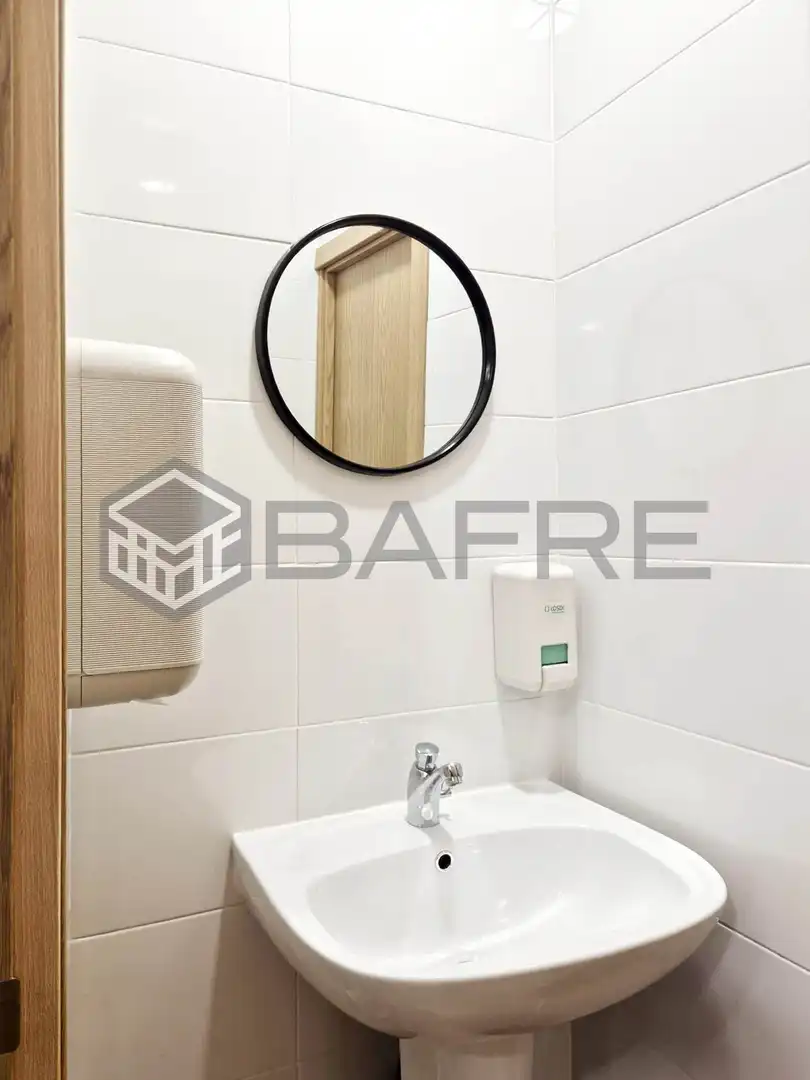 Badezimmer von Geschaftsraum zur Miete in Tetuán