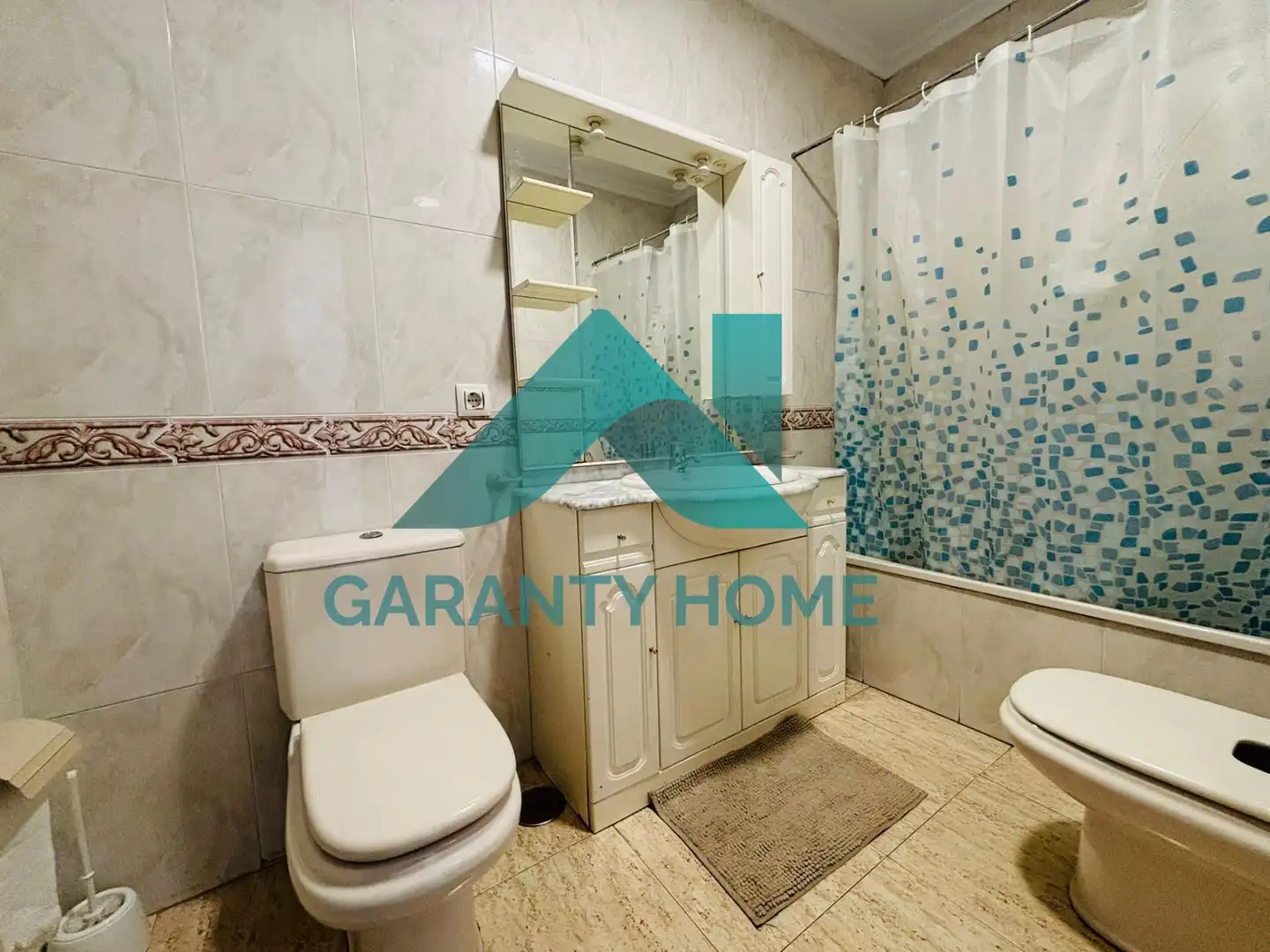 Bathroom of Flat for rent in Cáceres  with Air Conditioner, Heating and Terrace