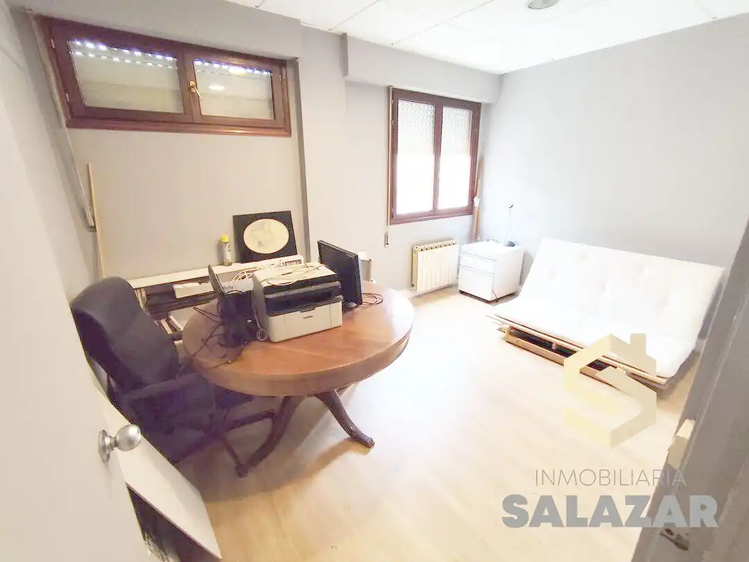 Büro zur Miete in José María de Escuza Kalea, imagen 7