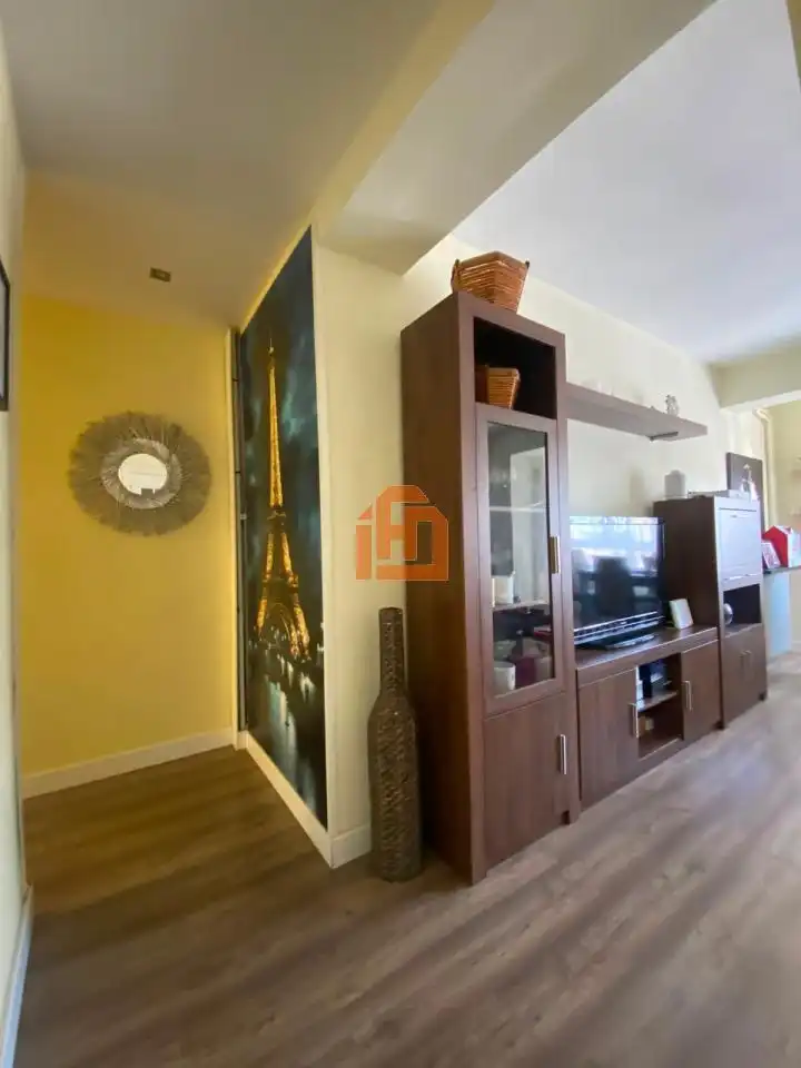 Sala de estar de Piso en venta en León Capital  con Calefacción y Terraza