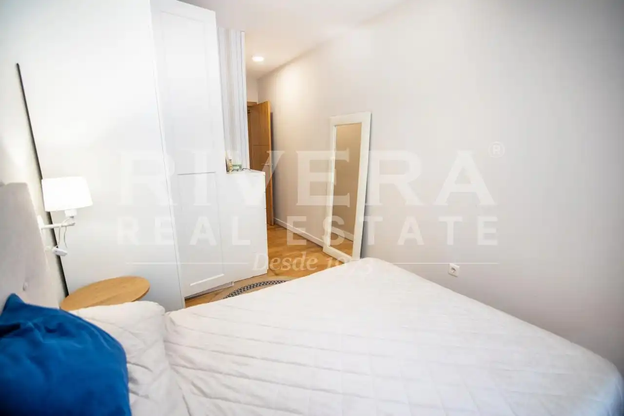 Habitación de Ático en venta en Sanxenxo con Calefacción, Parquet y Terraza