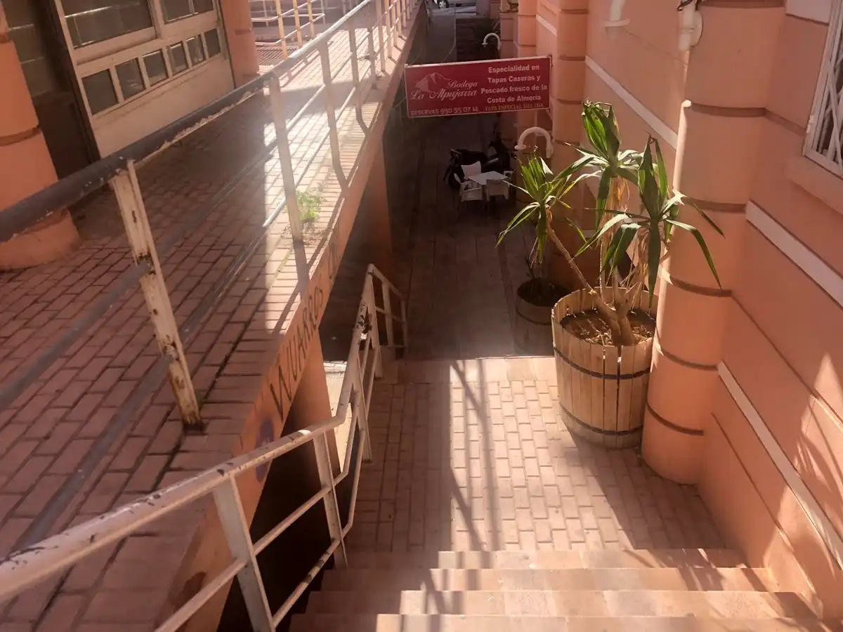 Local comercial en venta en Paseo de los Sauces, imagen 7