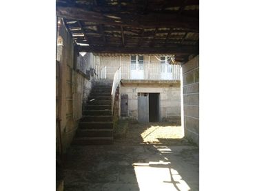 Casa amb jardí en venda a Amoeiro