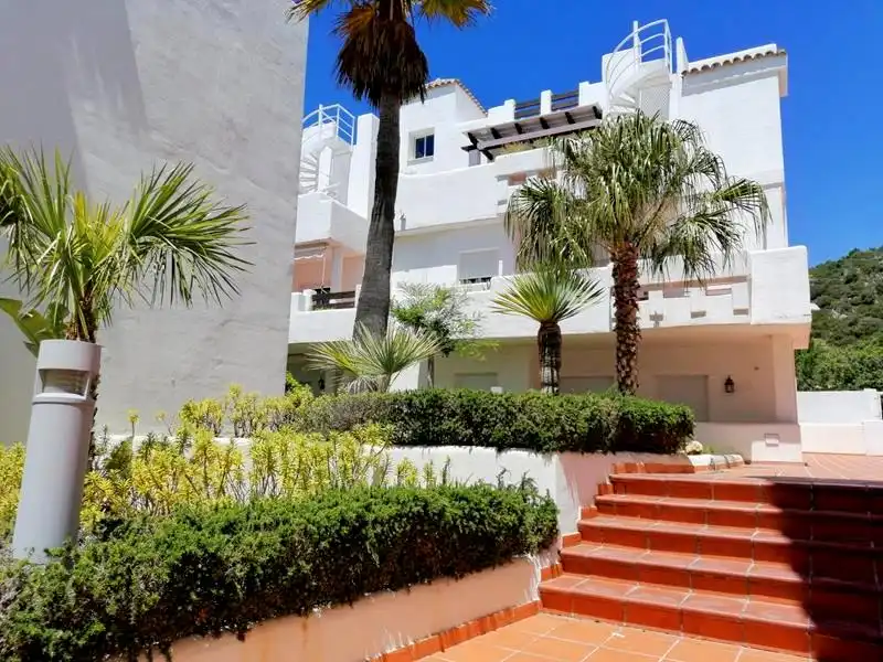 Außenansicht von Geschaftsraum zum Verkauf in Estepona mit Klimaanlage, Heizung und Möbliert