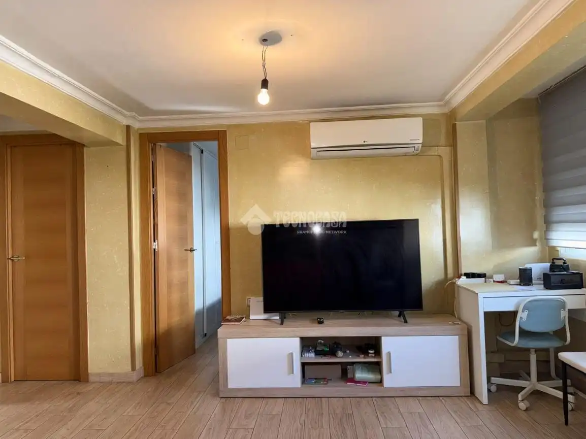 Sala d'estar de Pis en venda en Sevilla amb Aire condicionat