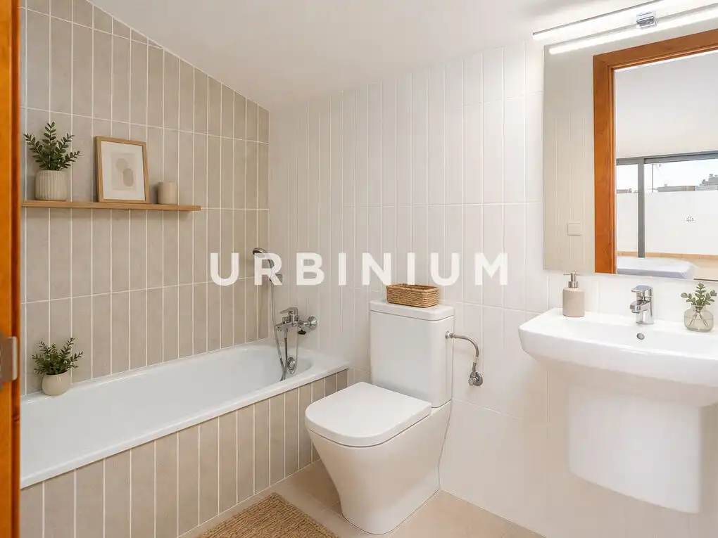 Baño de Ático en venta en Palafrugell con Calefacción, Terraza y Horno