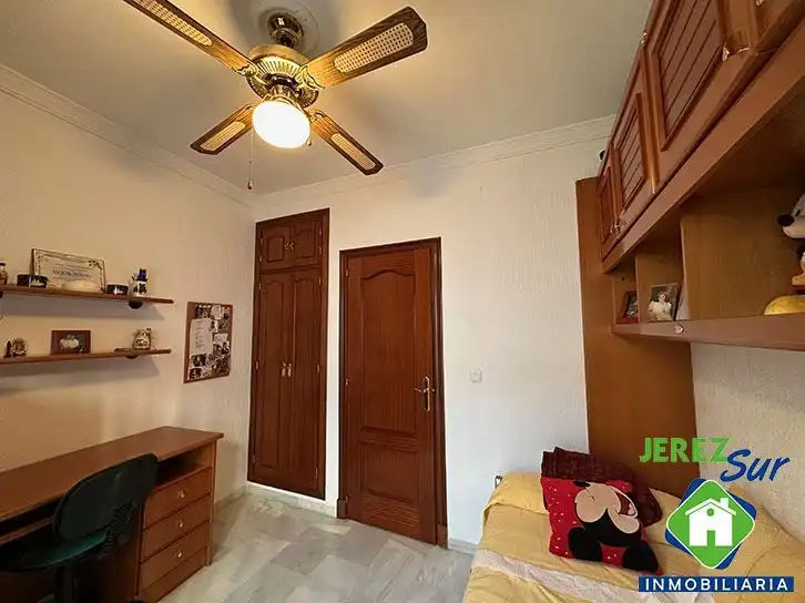 Dormitori de Casa adosada en venda en Jerez de la Frontera amb Aire condicionat, Terrassa i Traster