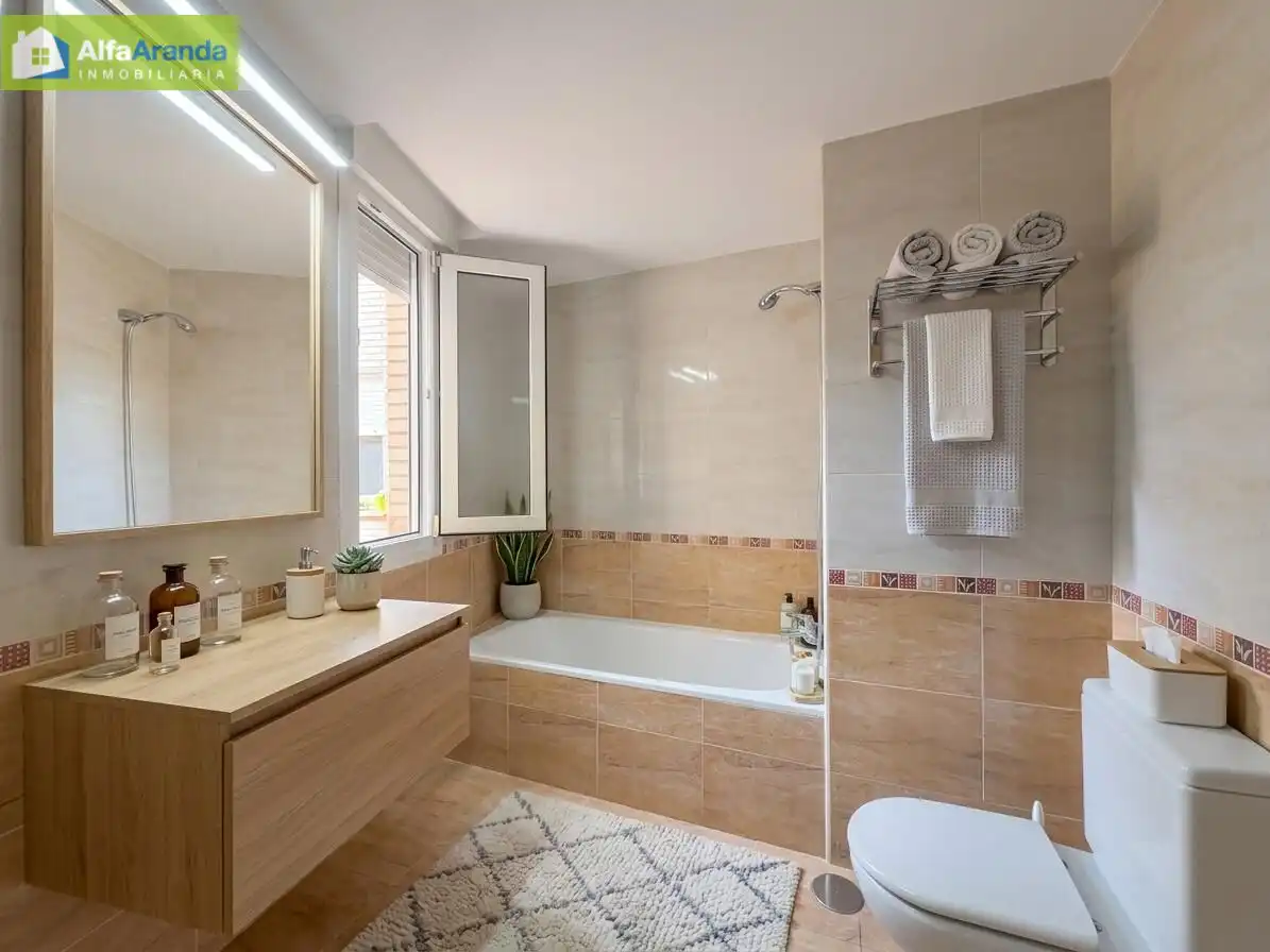 Bany de Apartament en venda en Aranda de Duero amb Calefacció