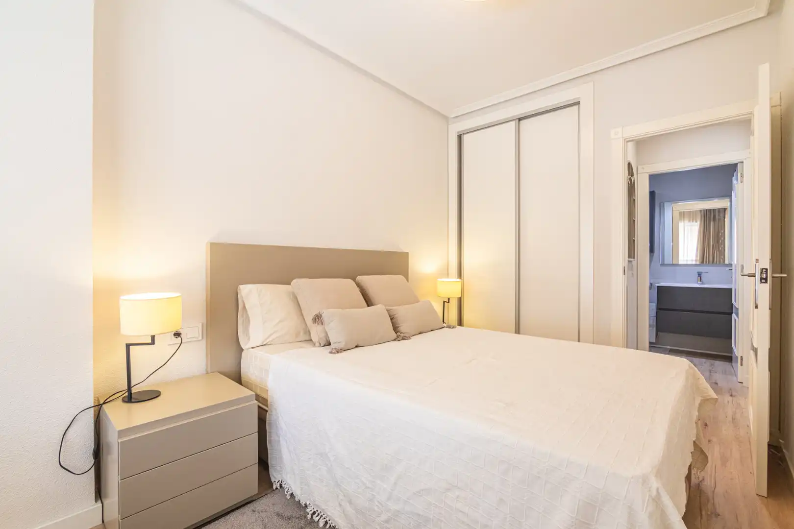 Habitación de Piso en venta en Santa Pola con Aire acondicionado y Amueblado