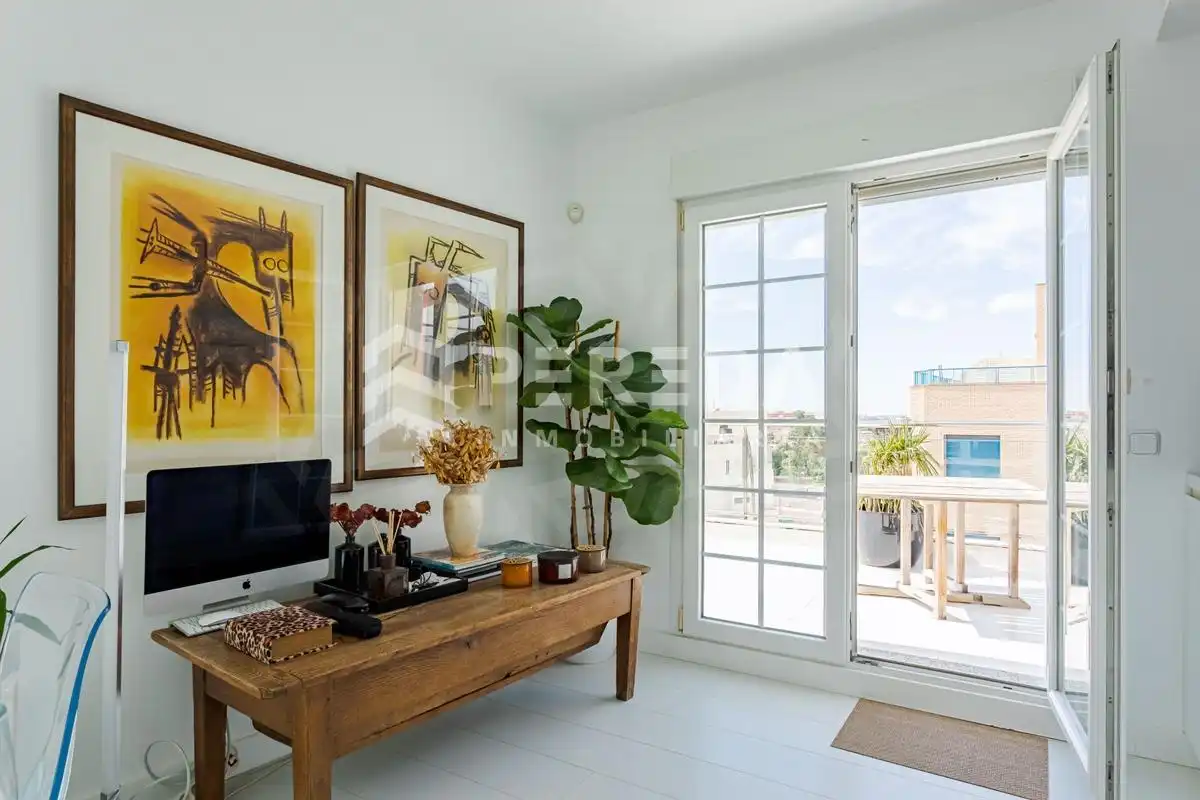 Vista exterior de Ático en venta en Roquetas de Mar con Aire acondicionado, Terraza y Piscina comunitaria