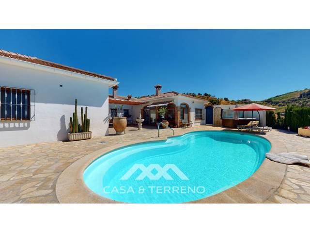 Casa-chalet en Venta en N/A en Iznate