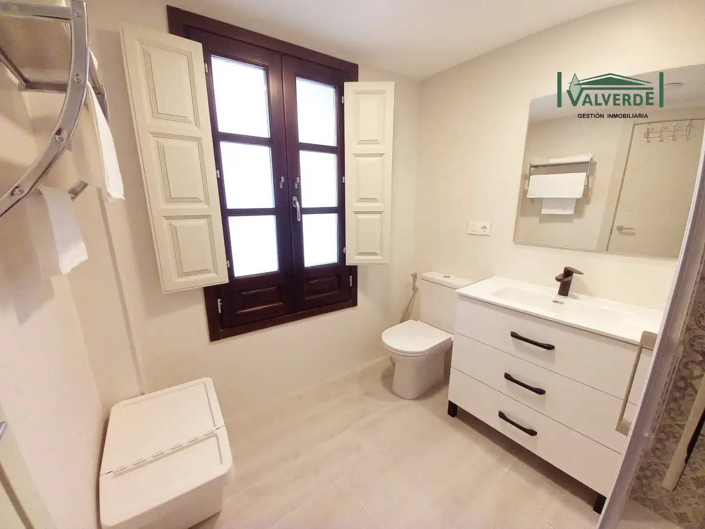 Badezimmer von Wohnung zur Miete in Granada mit Klimaanlage, Heizung und Möbliert