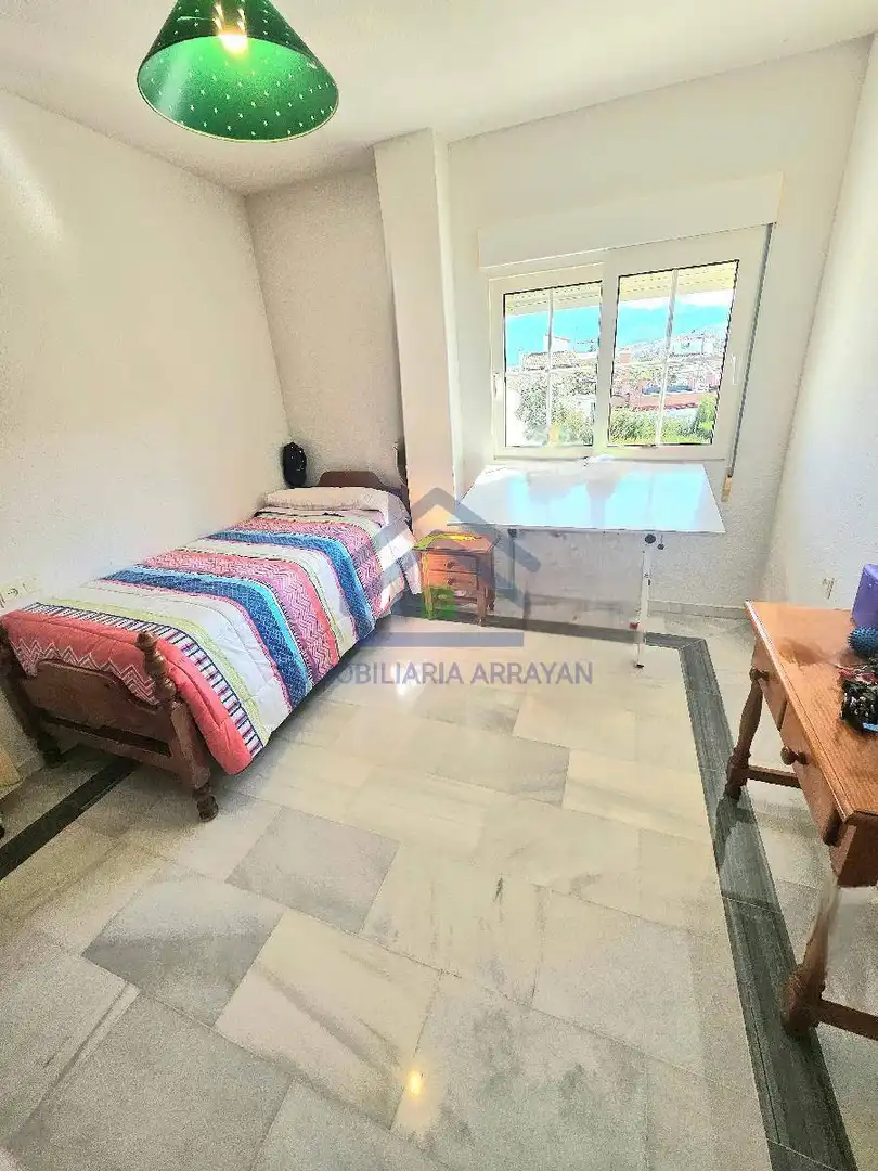 Habitación de Casa o chalet en venta en Ogíjares con Aire acondicionado, Calefacción y Jardín privado